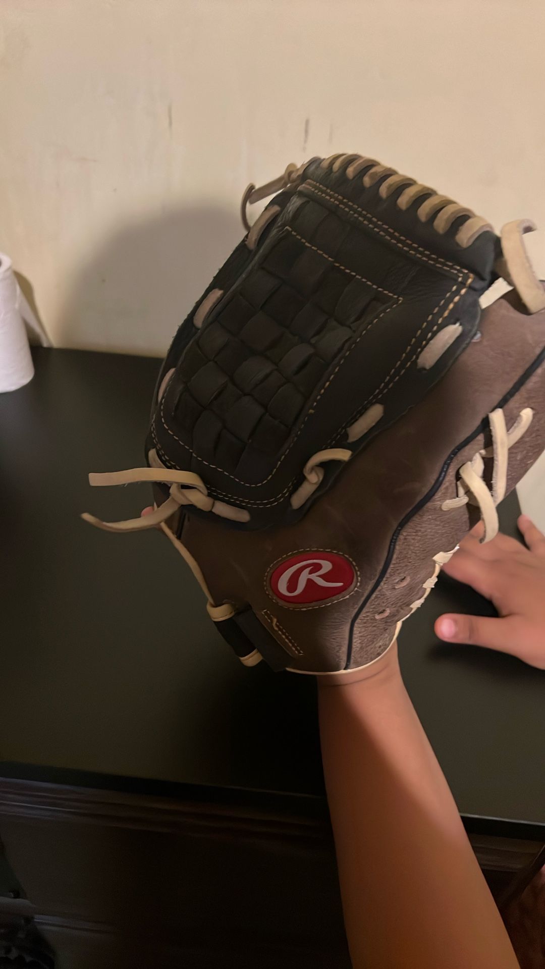 Baseball glove