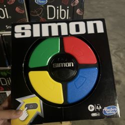 Hasbro Gaming Simon Handheld Electronic Memory Game