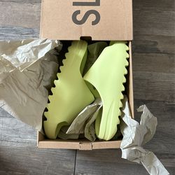 Yeezy Slide “green Glow”