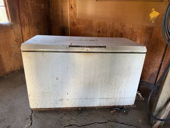 Deep chest freezer Sears Coldspot