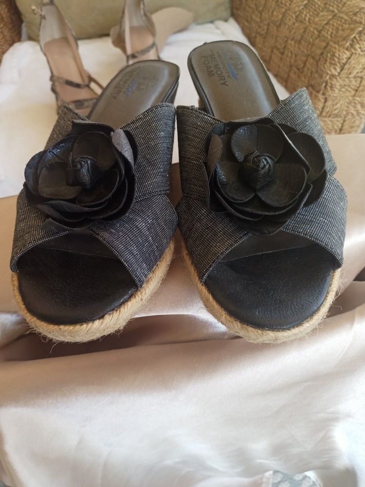 Life Stride Black And White Wedge Heel $12.