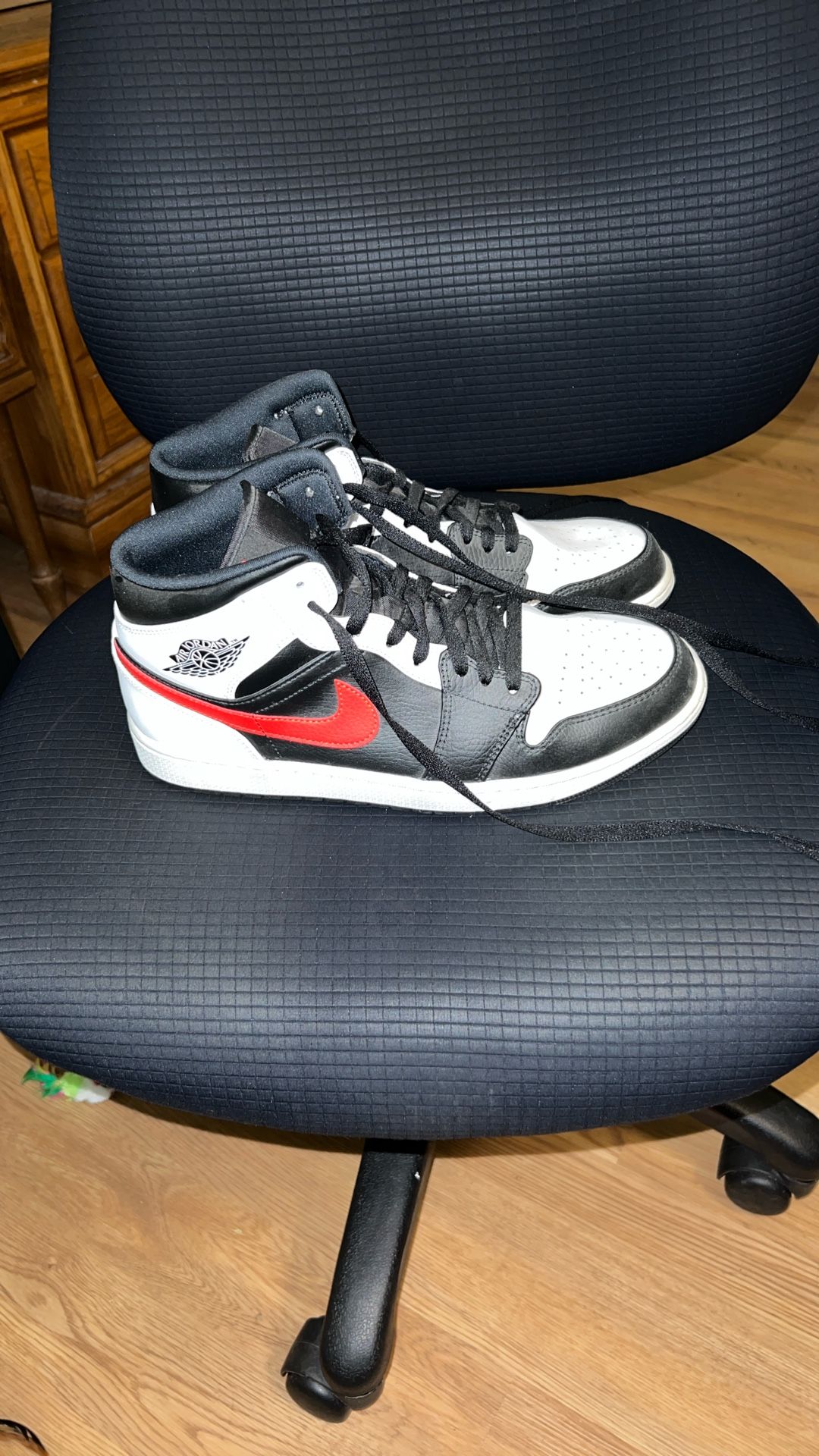 Mens Air Jordan 1 Mid Size 11.5