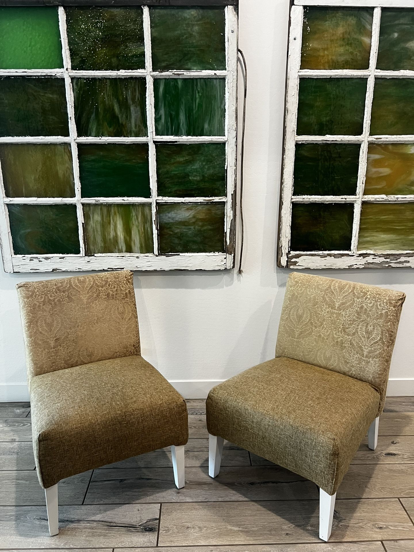 Accent Chairs