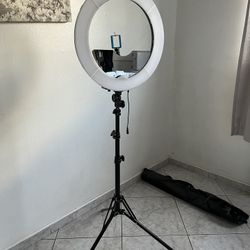 Ring Light Comes With Back Drop 