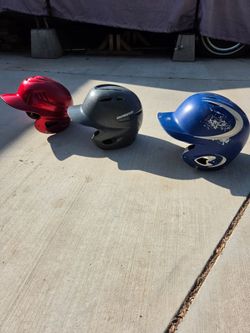 3 baseball helmets Blue And White Size
6 3/8
7 1/8
$10 Each