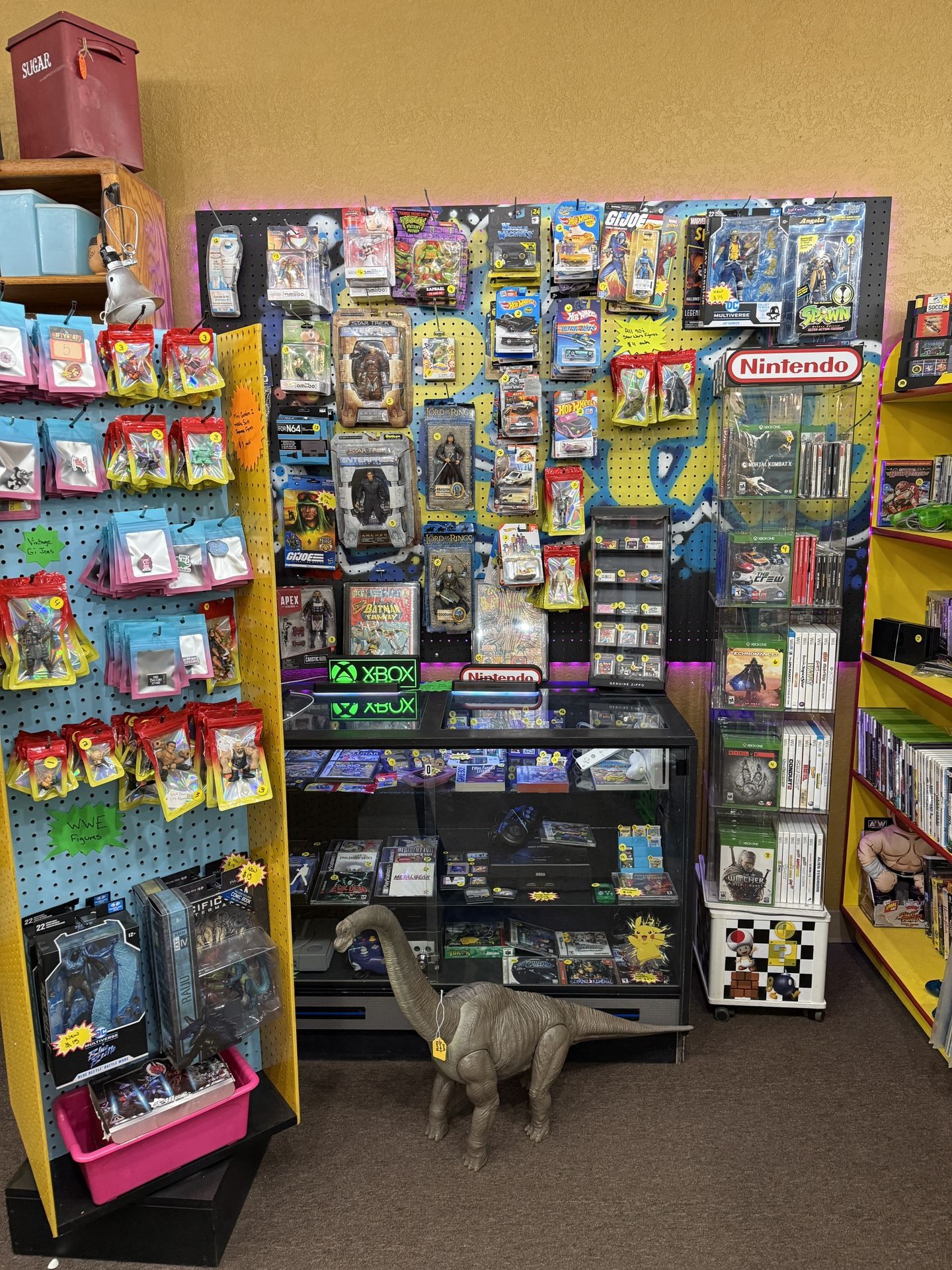 509retro Is My Booth At Flippers Antique Mall With Toys Amd Video Games 