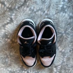 Air Jordan 1 Low ‘Black Iced Lilac’