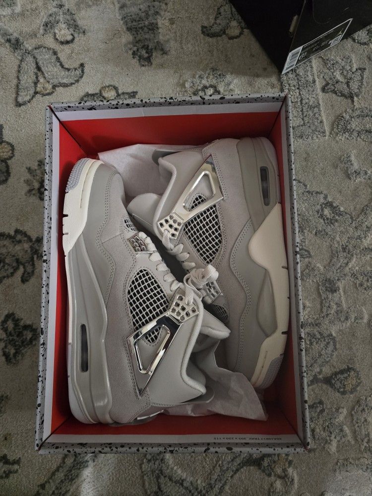 Air Jordan 4 Reto 'Forzen Moments'