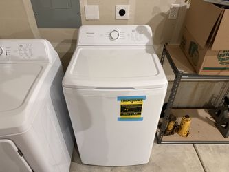 Brand new Frigidaire washer and dryer