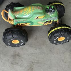 1:6 Scale Extra Large Monster Truck