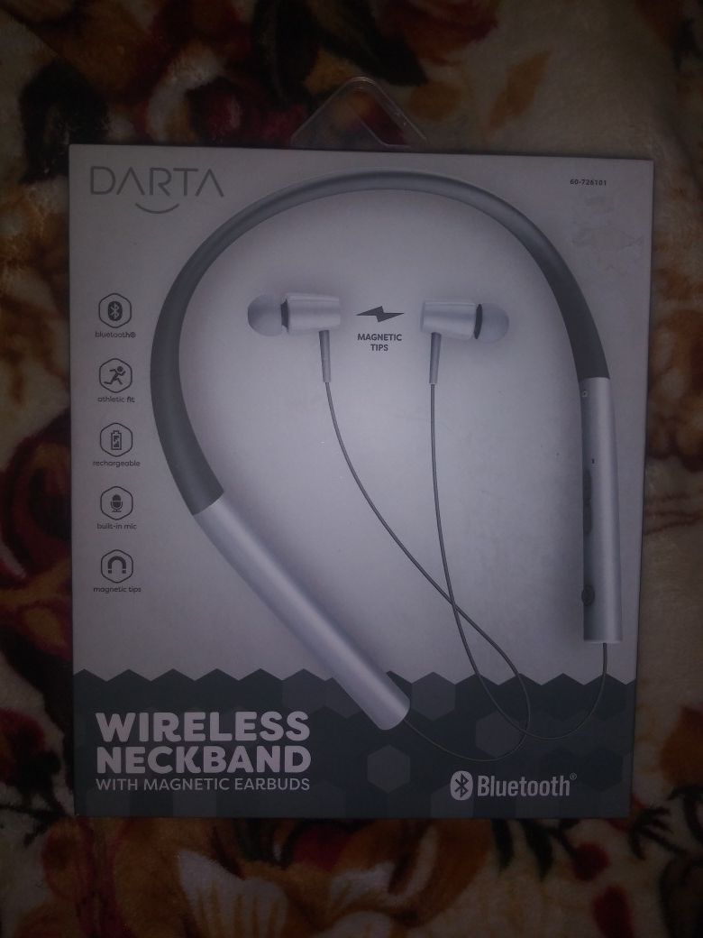 New DARTA WIRELESS NECKBAND WITH MAGNETIC EARBUDS $8