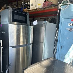 forte refrigerator  30 inches new top freezer