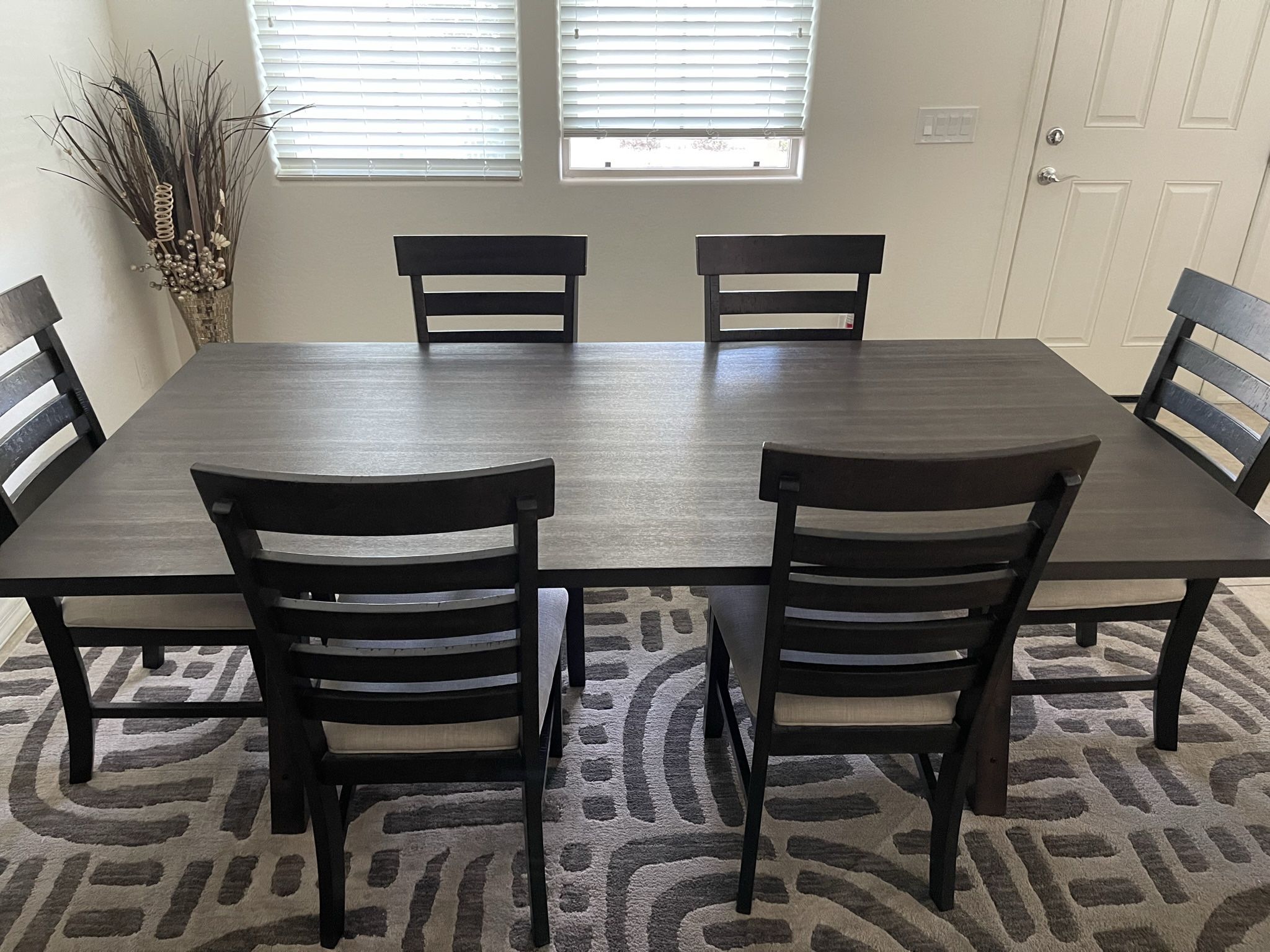 Dining Room Table 