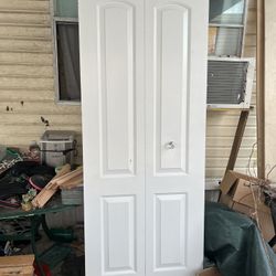 30 Inch Round Top 4 Panel Bi-Fold Doors 