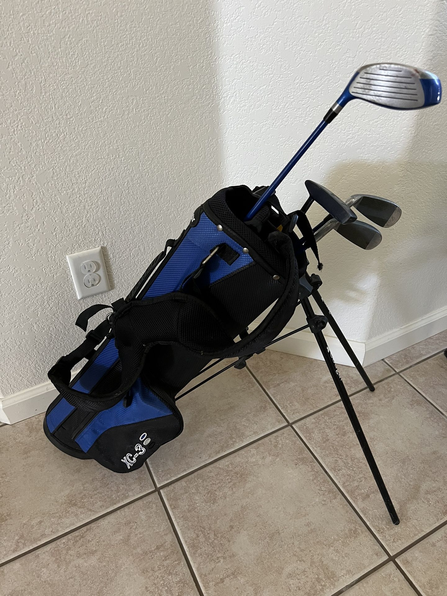 Cougar XC-3 Golf Junior Set Complete With Stand Bag w/ Backpack Strap
