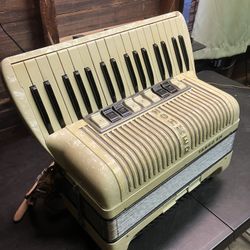 Vintage Hohner Tango2M Accordion 