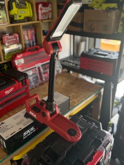 SKIL 12-volt 2500 -Lumens LED Battery-operated Rechargeable Stand work Light