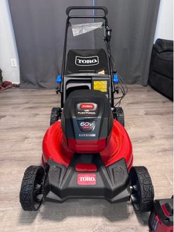 BRAND NEW TORO RECYCLER 60 V MAX 21 INCH CORDLESS SELF-PROPELLED LAWNMOWER 5Ah BATTERY AND CHARGER INCLUDED. COMES IN MANUFACTURED SEALED BOX. ELIGIBL
