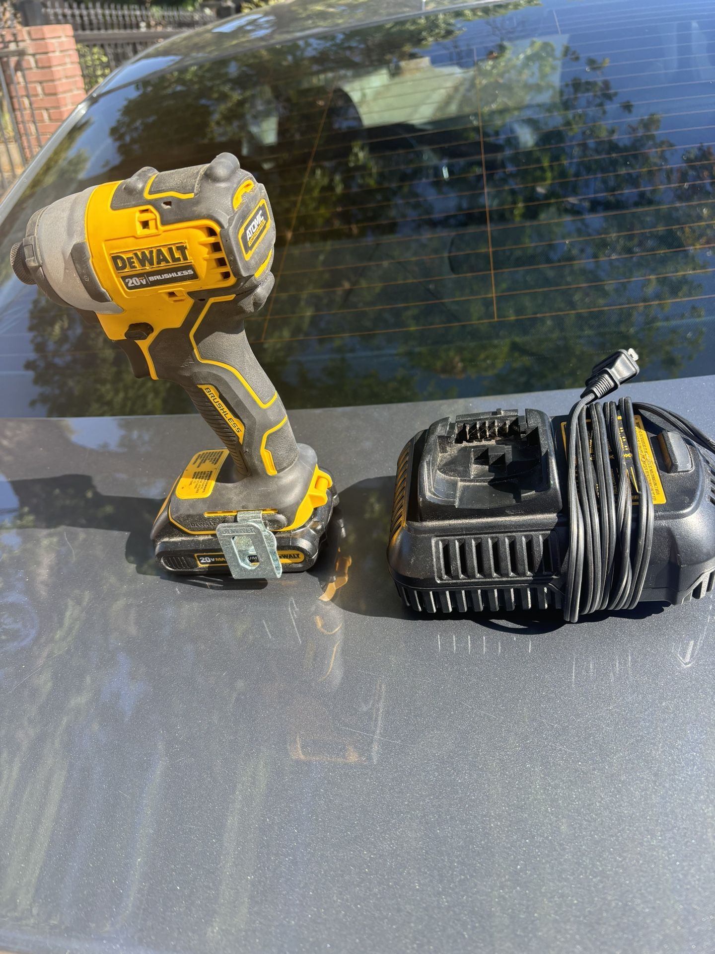 Impacto Drill battery End Charger