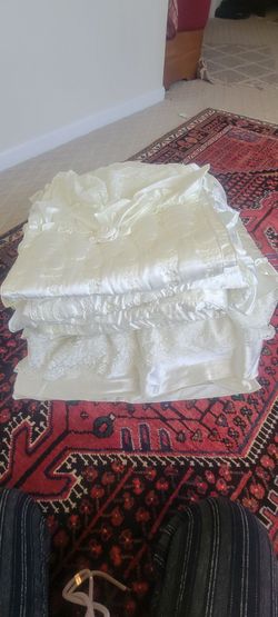 Vintage Satin Lace Bedding Set – 4 Piece – Korean Style – Full/Queen – NEW