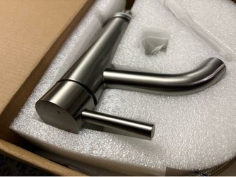 Brushed Nickel Single Handle Bathroom Faucet