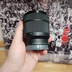Sony FE 28-70mm f3.5-5.6 lens