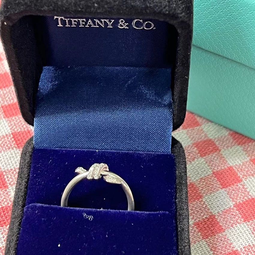 Tiffany Ring in White Gold with Diamonds