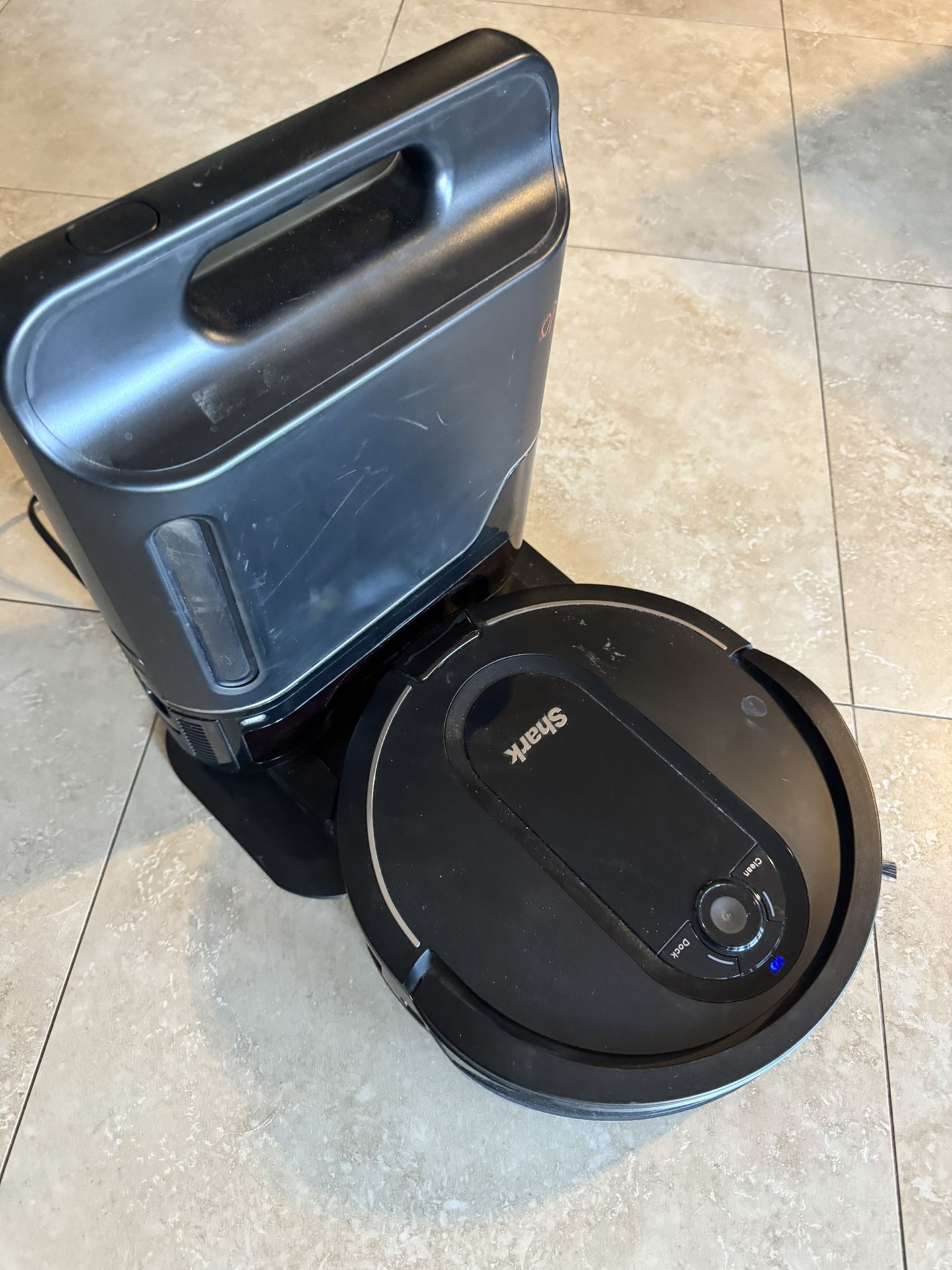 Shark UR1005AE IQ Robot Vacuum with Bagless Self-Empty Base - Black