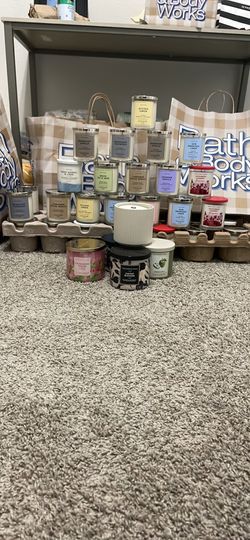 BATH AND BODY WORKS CANDLES