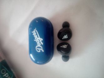 Dodger airpods