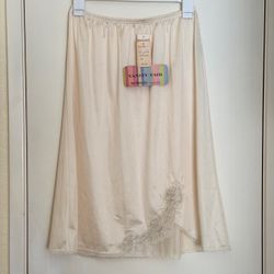 Vintage NOS Vanity Fair No-Ride-Up Half Slip M Ivory Floral Lace Antron III USA