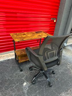 DESK SET WITH CHARGING AND OFFICE CHAIR / IN GREAT CONDITION/ DELIVERY NEGOTIABLE