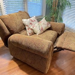 Beautiful Like new Recliner