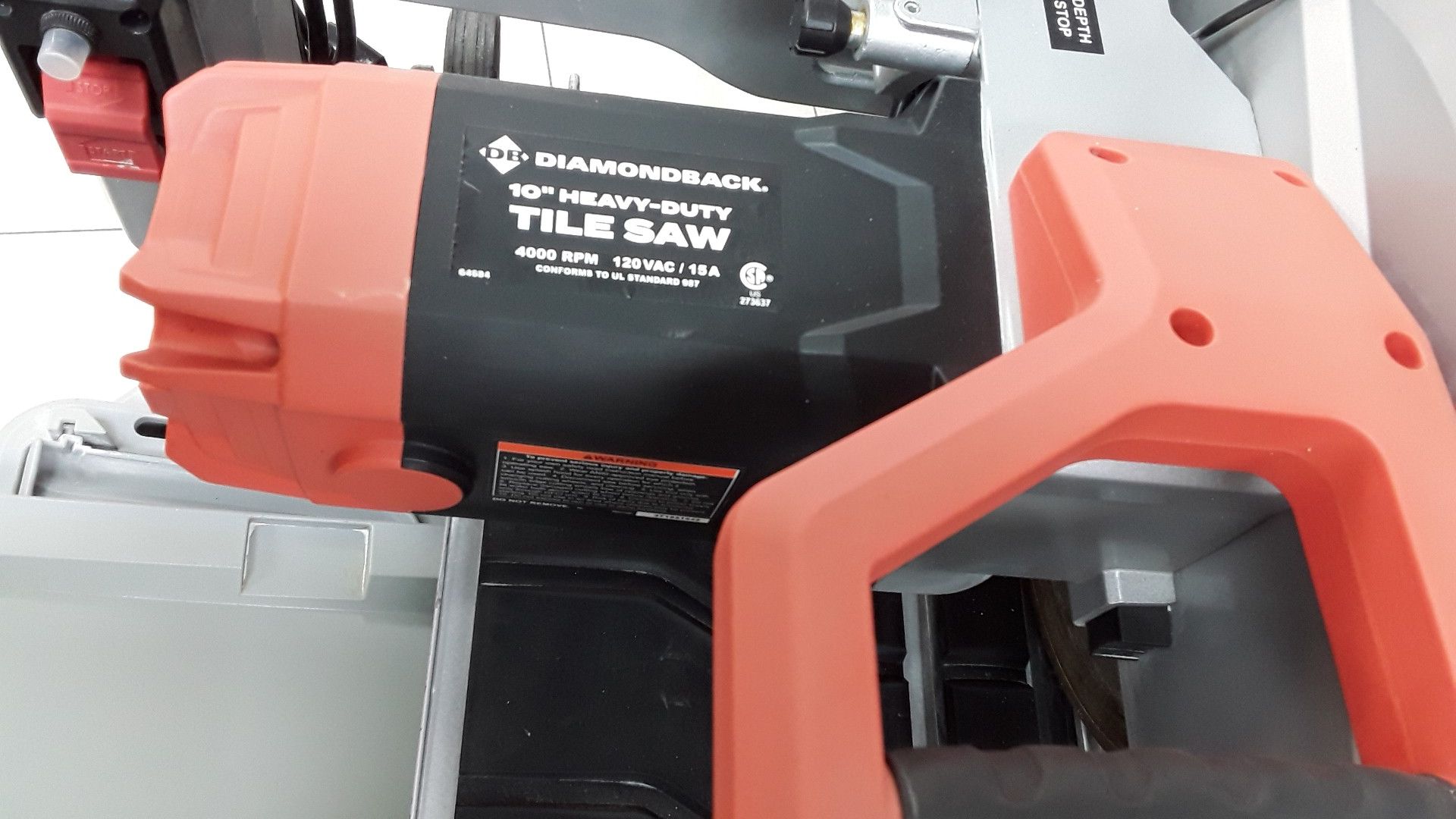 DIAMONDBACK 64684 10" Heavy Duty Wet Tile Saw with Sliding Table