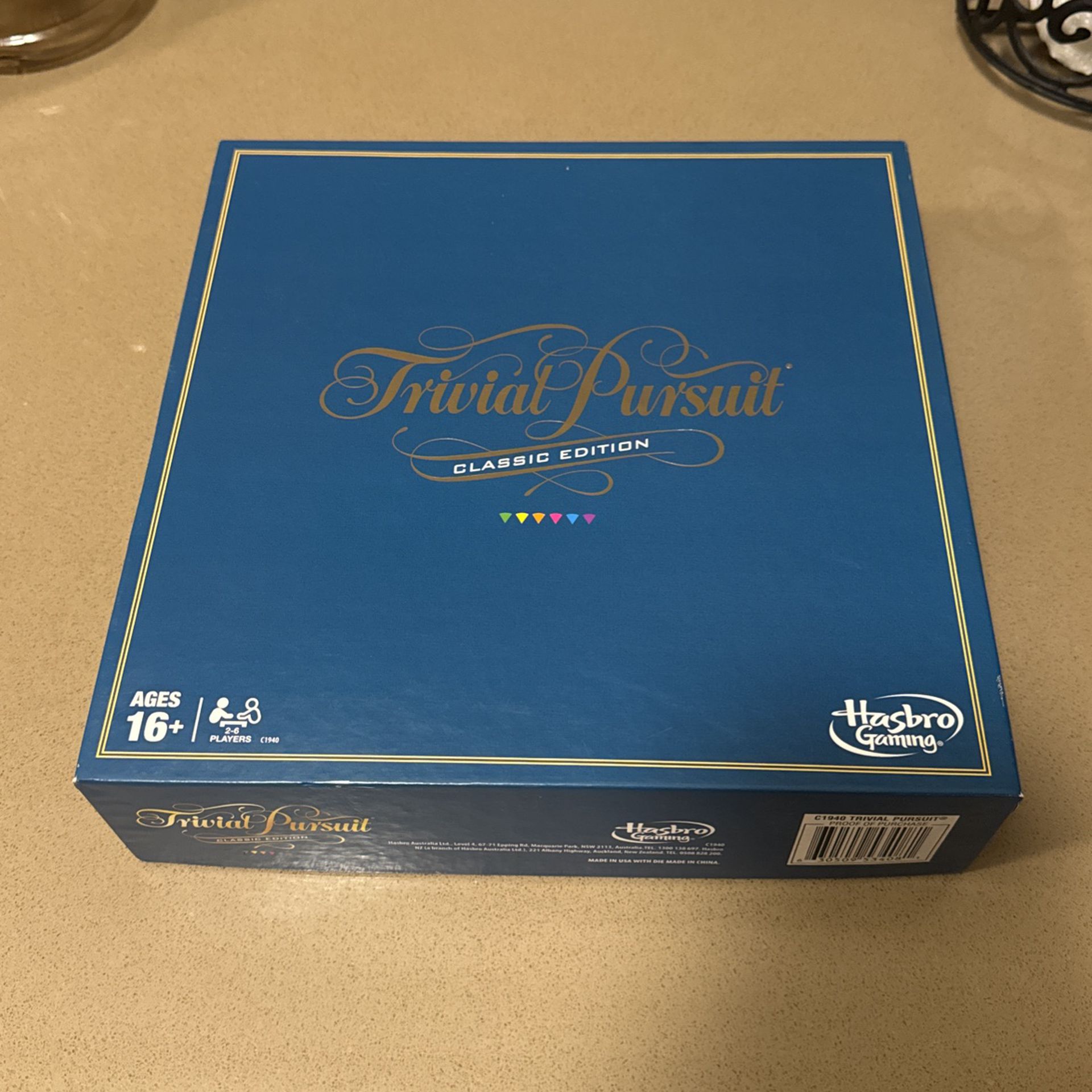 Trivial Pursuit Classic Board Game