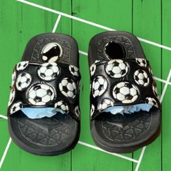 Black & White Thick Rubber Soccer Slides Kids Size 28 (Toddler 11)