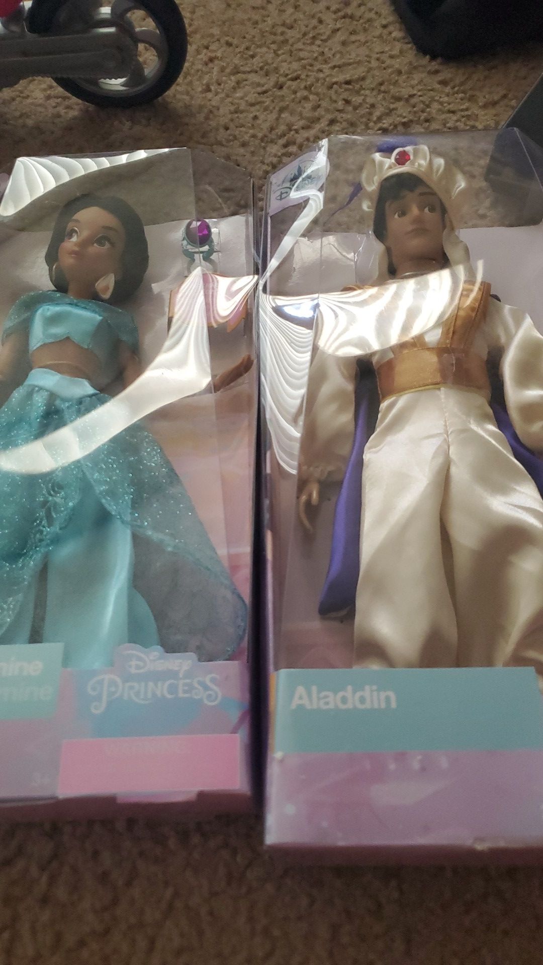 Brand new Aladdin and jasmine