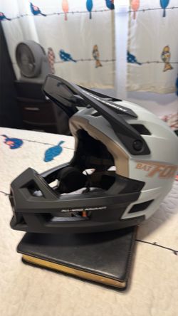 Bicycle helmet