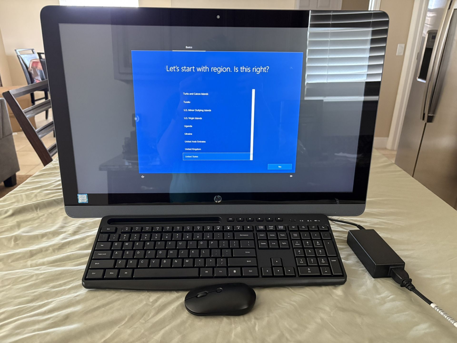 HP All In One Gray Wireless Keyboard Wireless Mouse Core i3-7100U Processor
