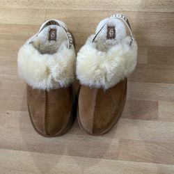 UGG Platform Funkette Slippers Sz 19