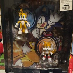 Tomy Tails Figure With Comic