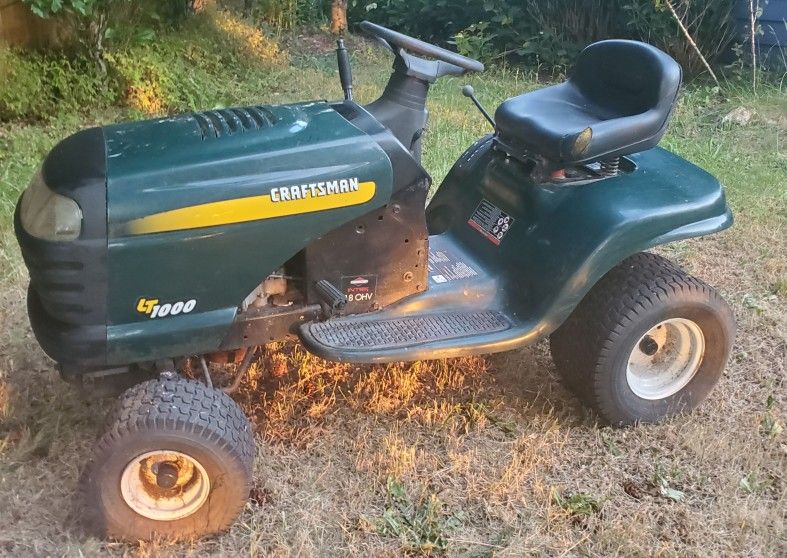 Craftsman LT1000 https://offerup.com/redirect/?o=MTguT1ZI Riding Mower 42" Mowing Deck New Battery