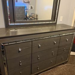 Bedroom Set With LED Mirror