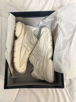 PW ADIDAS JELLYFISH SIZE 9