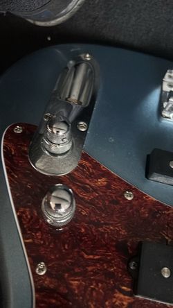 TMB 100 Ibanez Bass Guitar