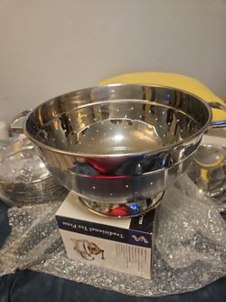 3 pk colander  set new