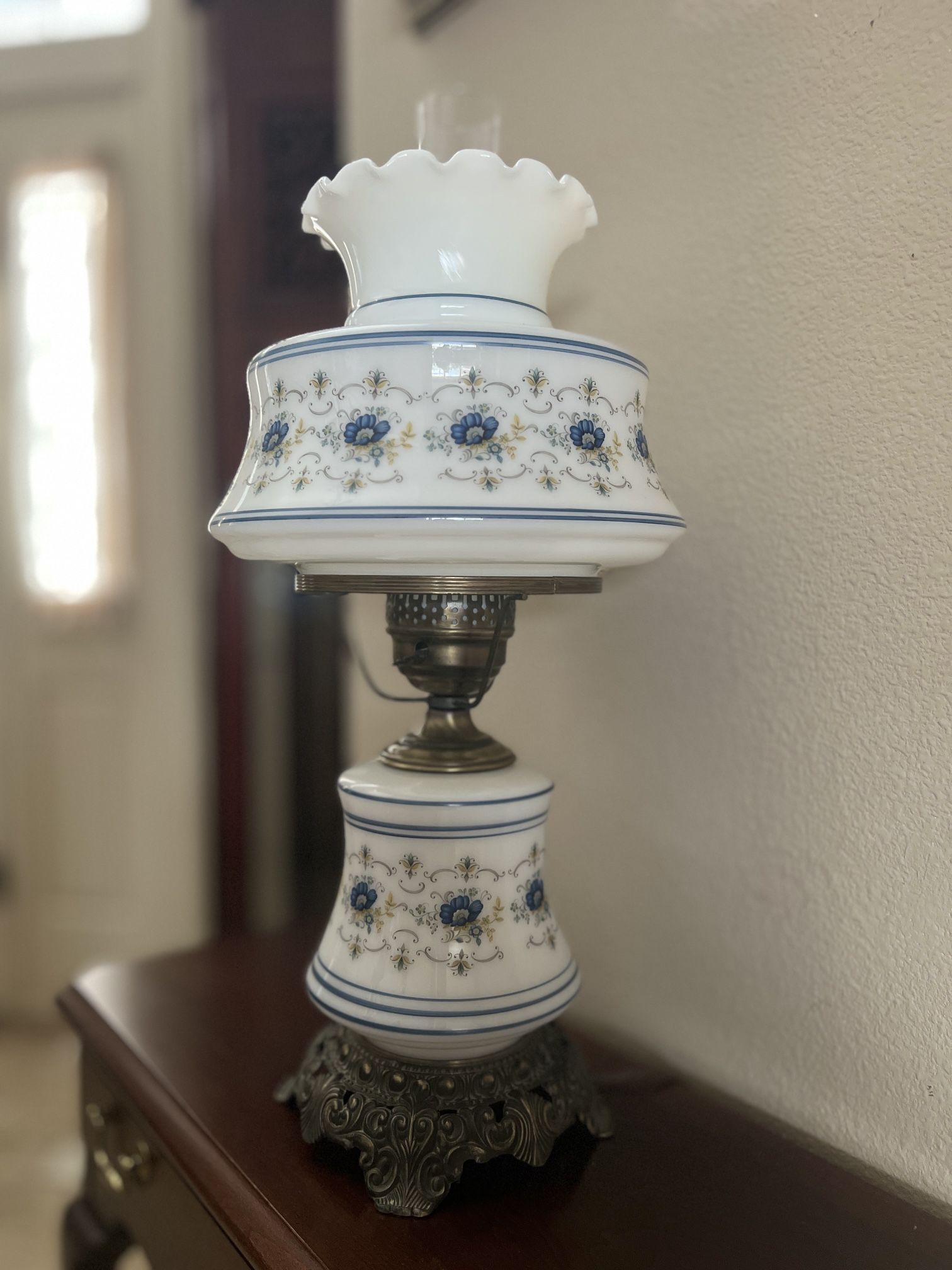 Beautiful Antique Desk Lamp
