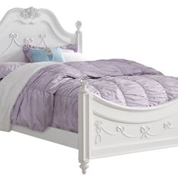Rooms to go Disney Princess Fairytale Bed