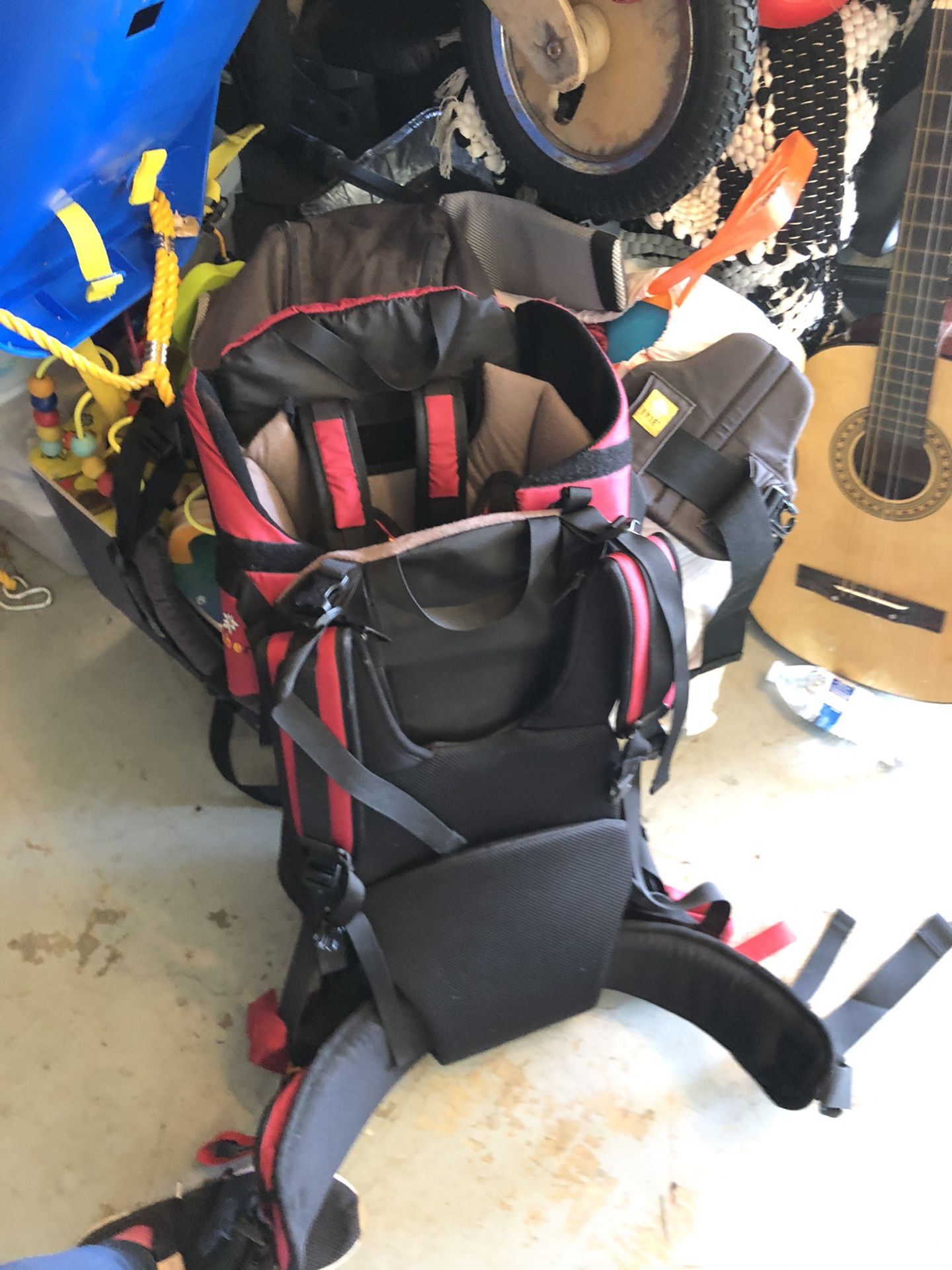 Hiking backpack baby carrier