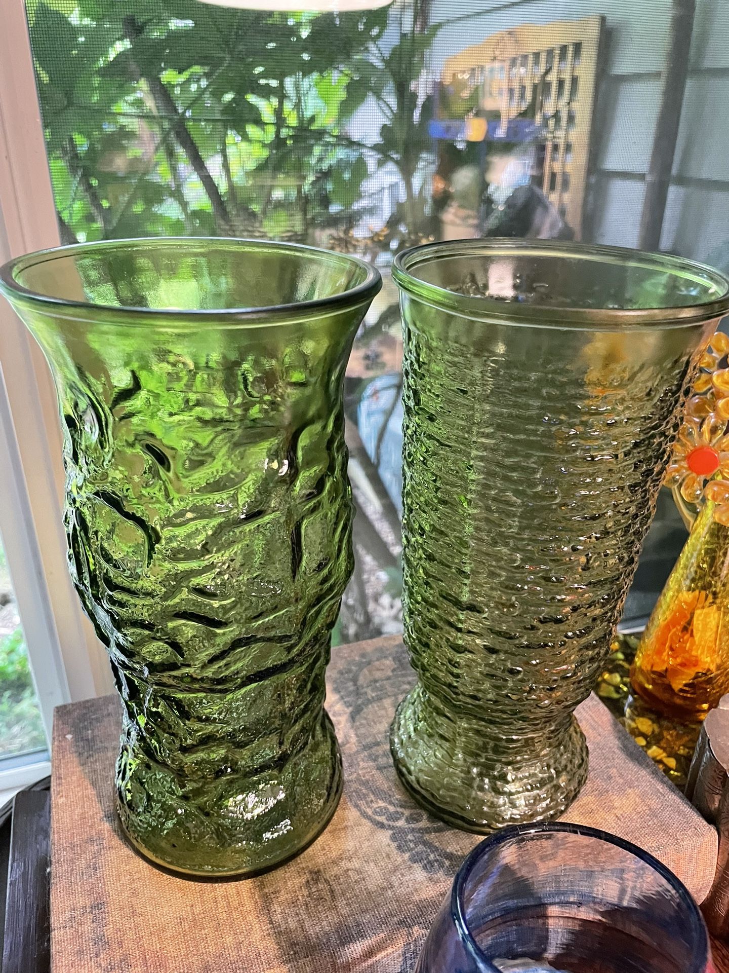 1 Mcm by hocking avocado green textured glass Vase 🏺 1 Eo Brody Green Vase 🏺 .